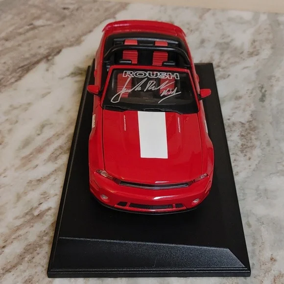 Maisto Diecast Model of 2010 Signed Roush 427R Ford Mustang Convertible - Picture 5 of 14